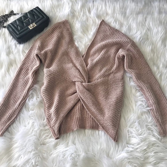 Sweaters - Twist-back sweater